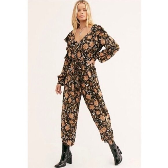 Free People Lux Floral Printed V-Neck Ruffle Crop Jumpsuit Boho Bohemian Small - Picture 1 of 10